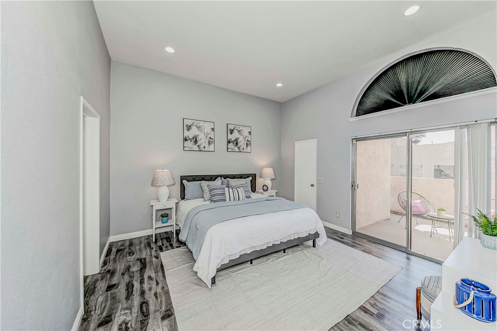 2030 S Bon View Ave G