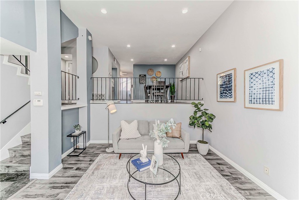 2030 S Bon View Ave G