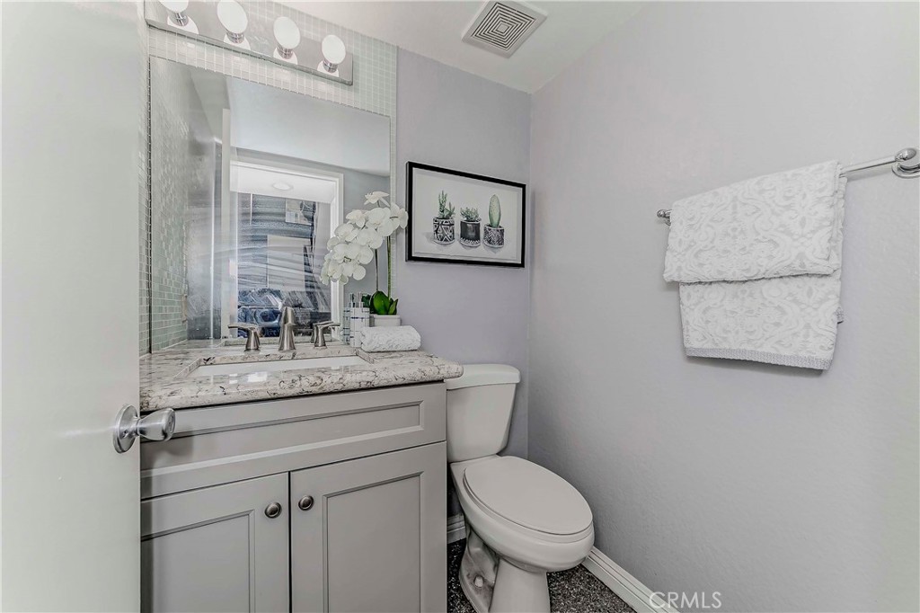 2030 S Bon View Ave G