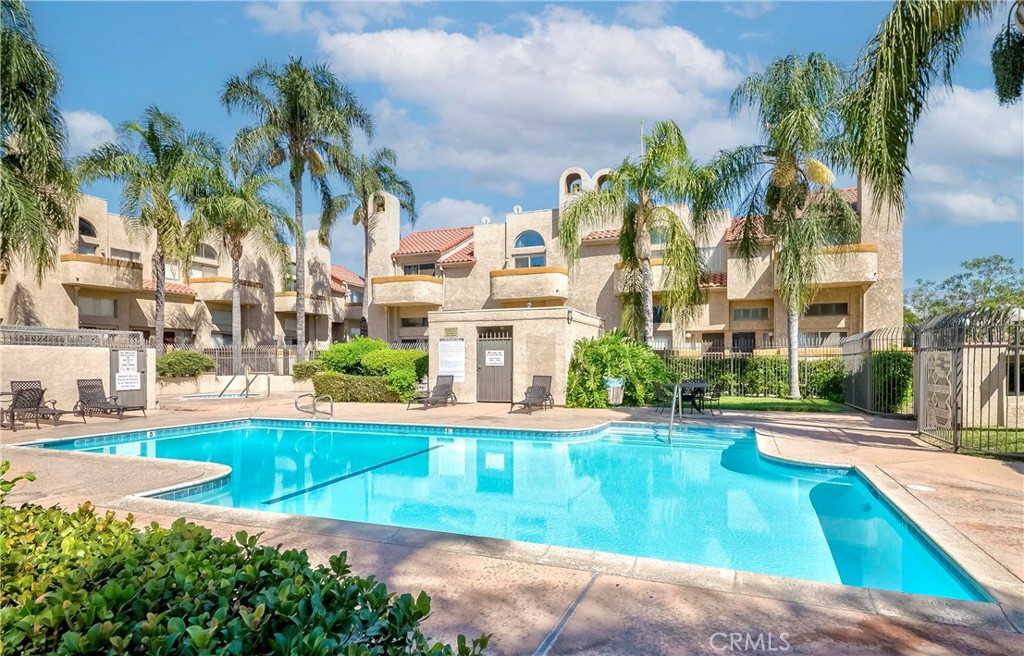 2030 S Bon View Ave G