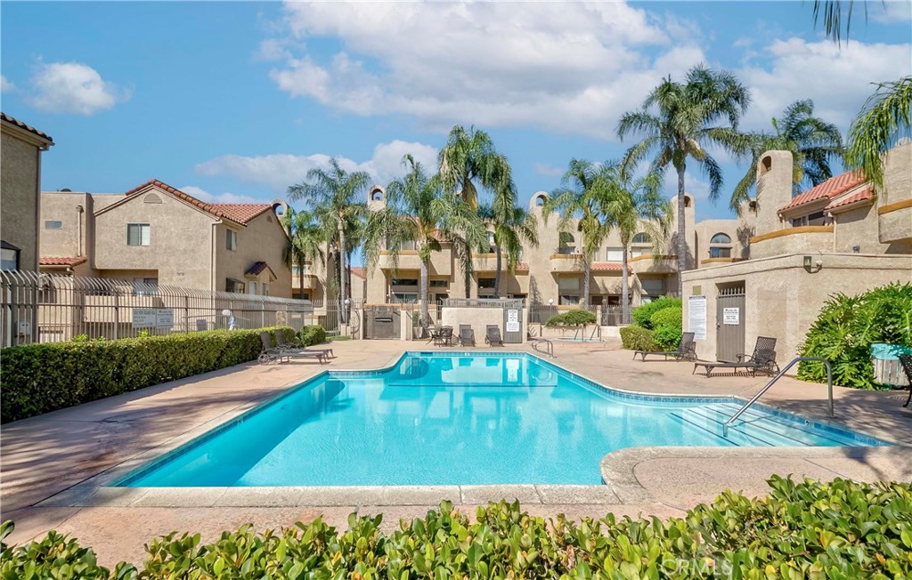 2030 S Bon View Ave G