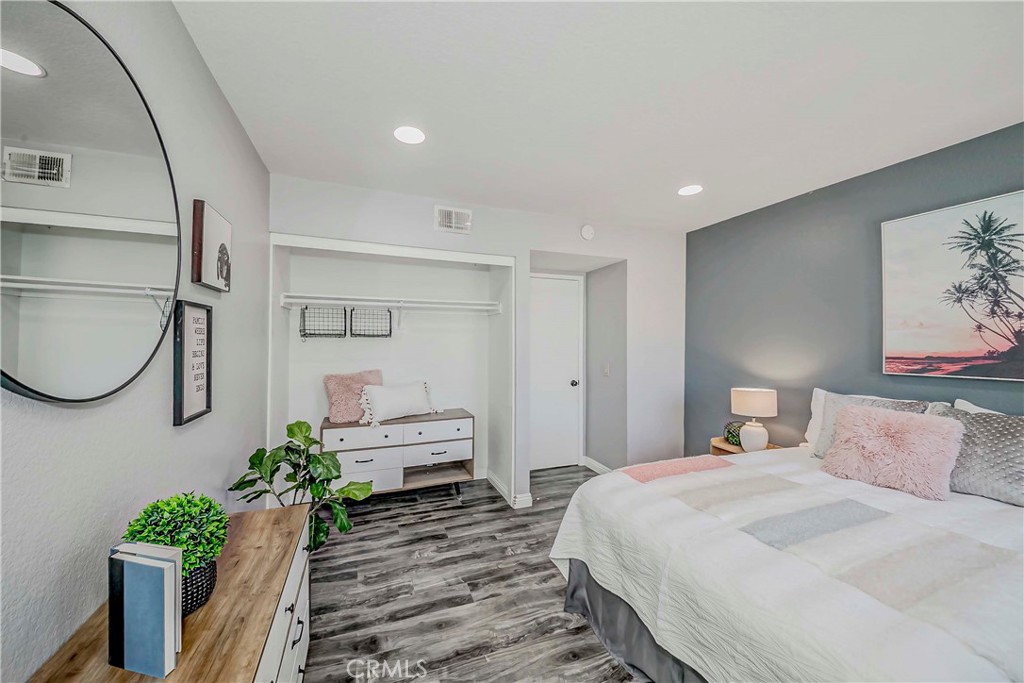 2030 S Bon View Ave G