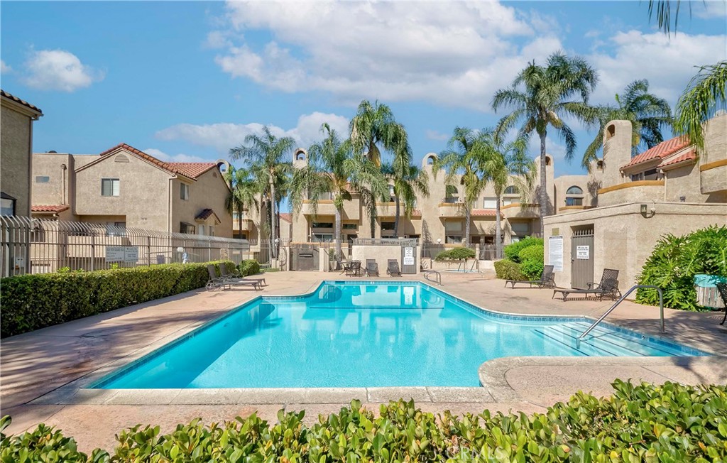 2030 S Bon View Ave G