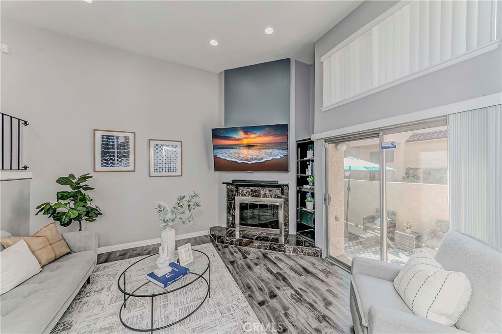 2030 S Bon View Ave G