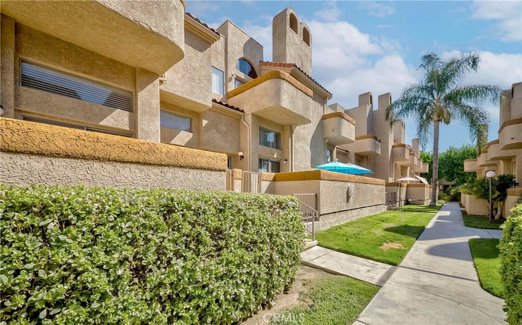 2030 S Bon View Ave G