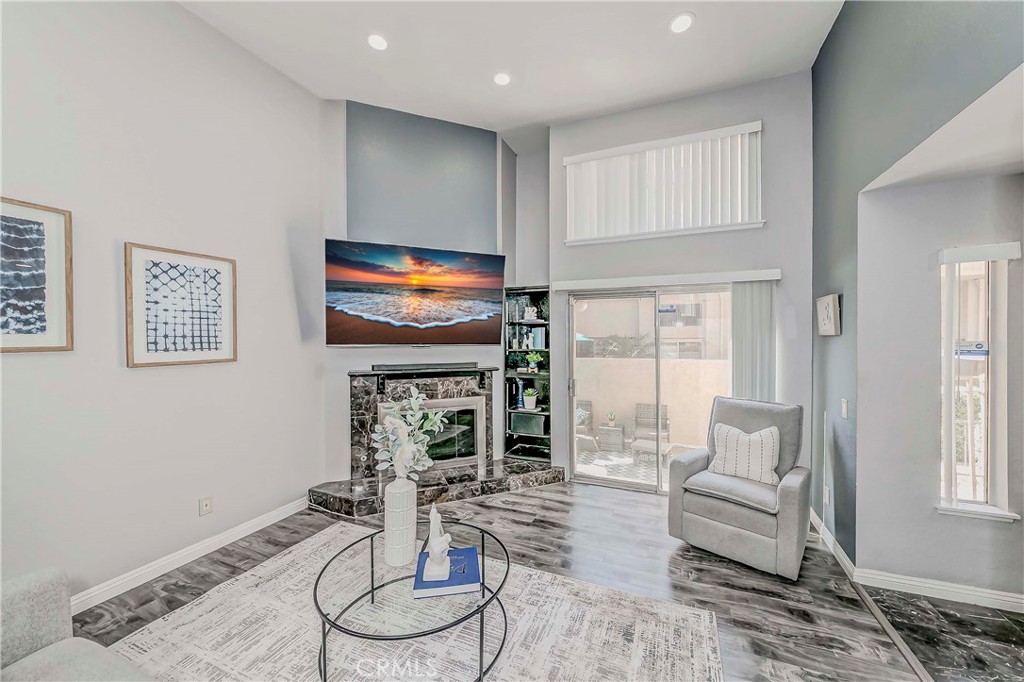 2030 S Bon View Ave G