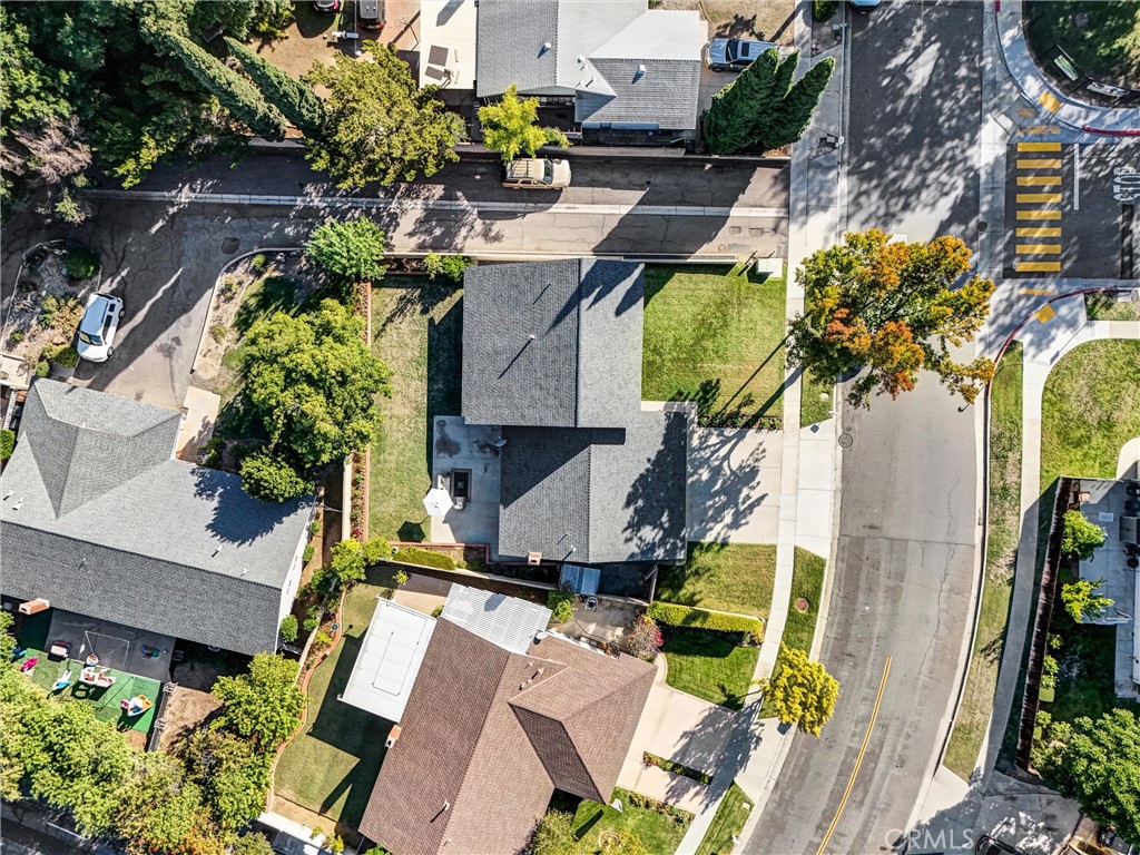 2000 Camino Centroloma