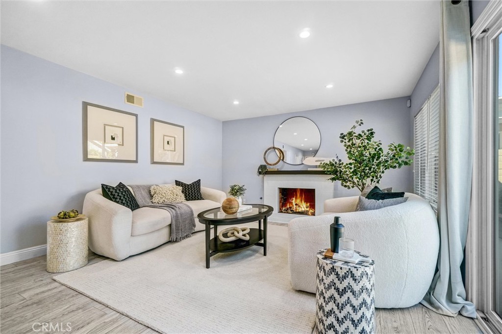 2000 Camino Centroloma