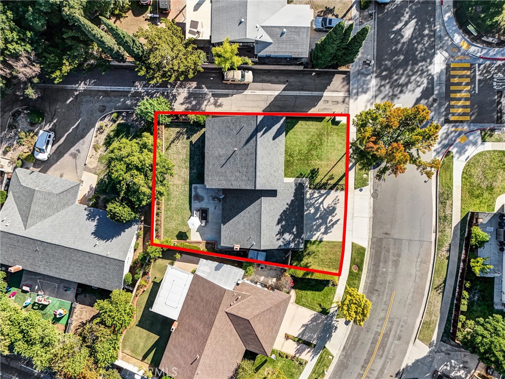 2000 Camino Centroloma