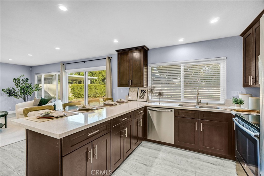 2000 Camino Centroloma