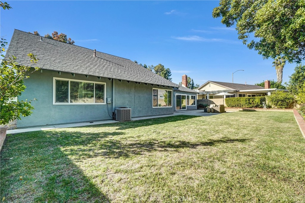 2000 Camino Centroloma