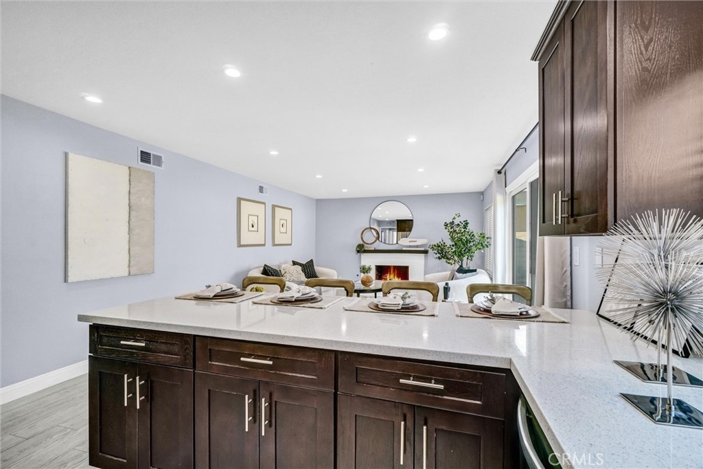 2000 Camino Centroloma