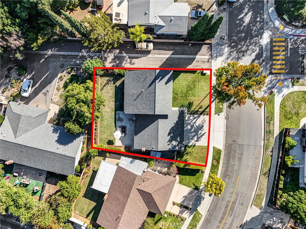 2000 Camino Centroloma