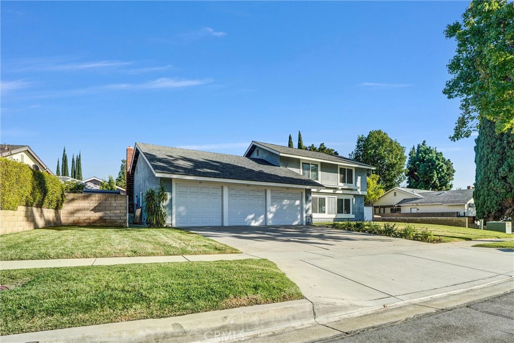 2000 Camino Centroloma