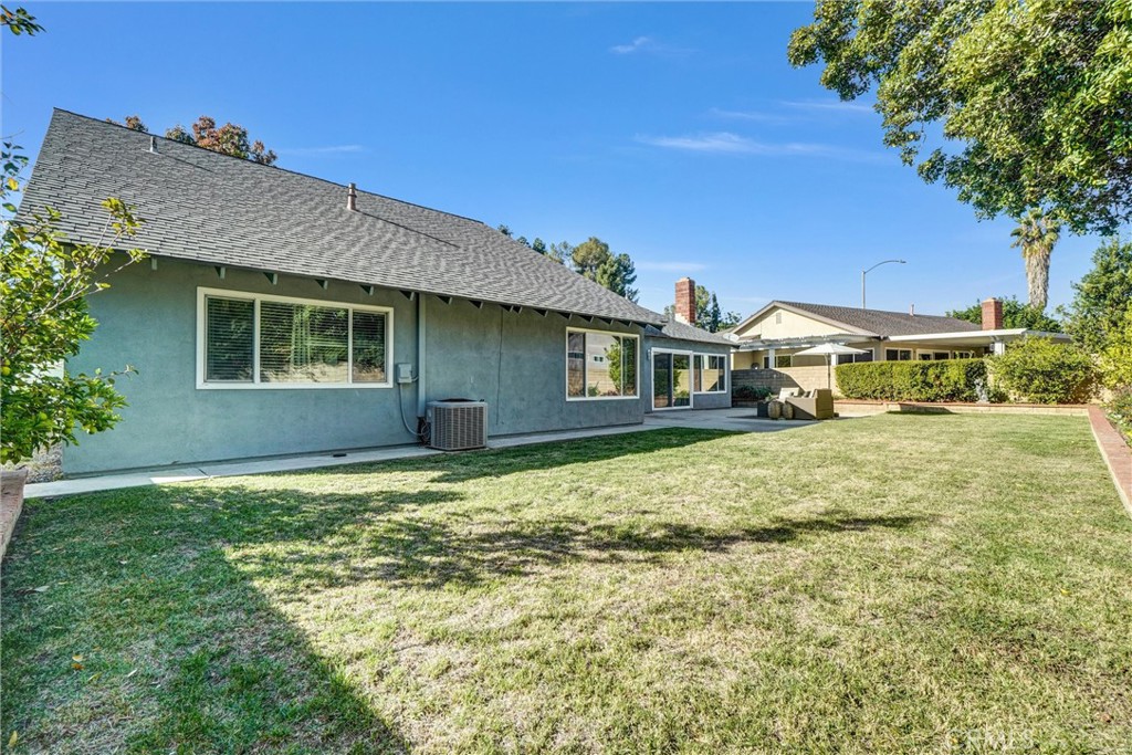 2000 Camino Centroloma