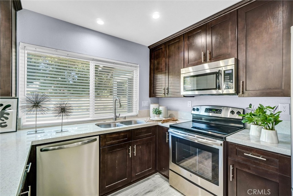 2000 Camino Centroloma