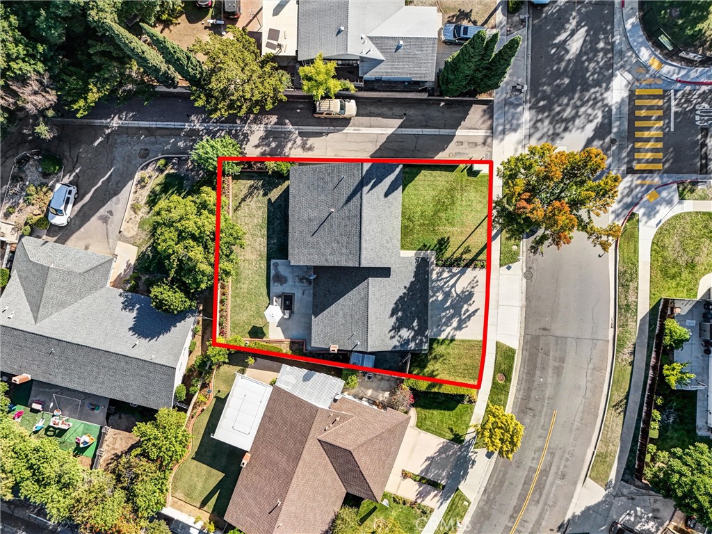 2000 Camino Centroloma