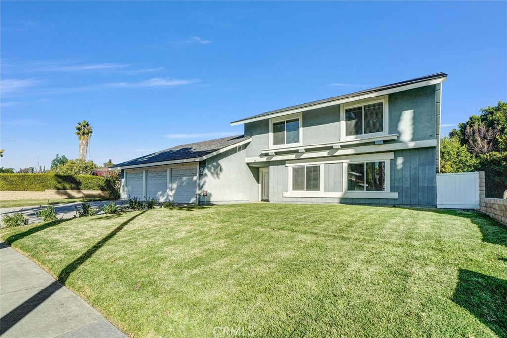 2000 Camino Centroloma