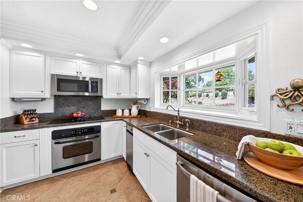 1448 W Domingo Road
