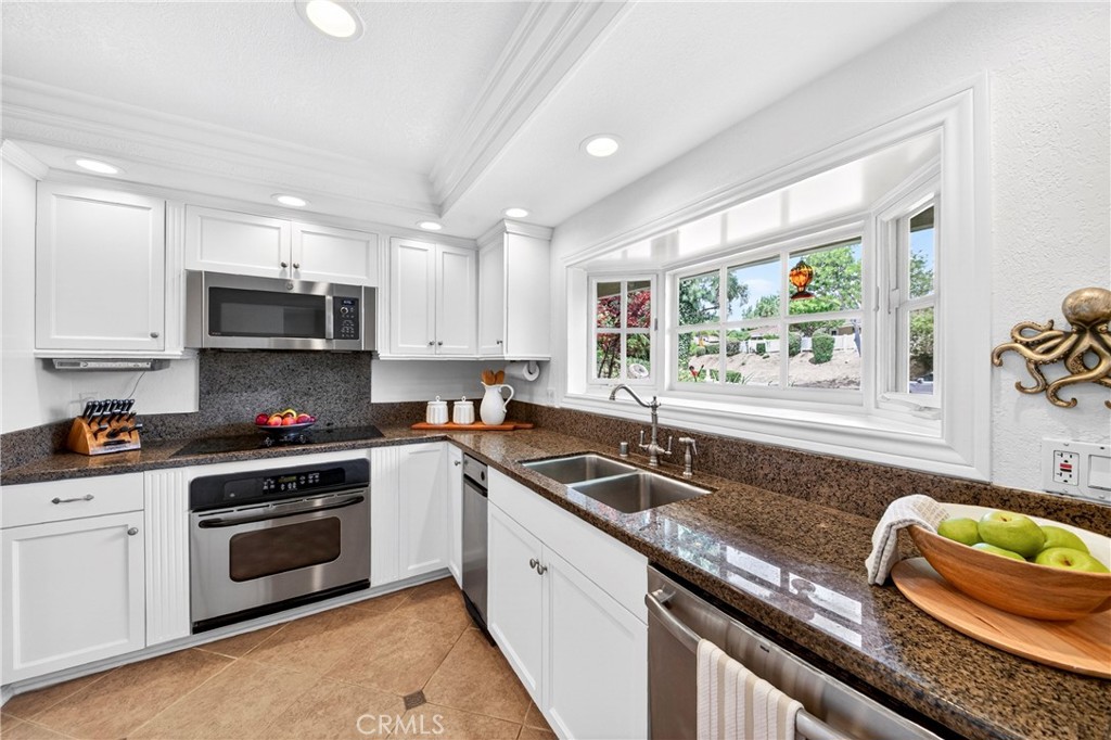 1448 W Domingo Road