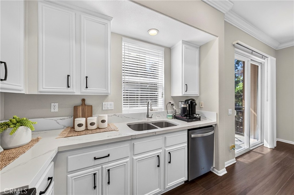1105 Armstrong Drive