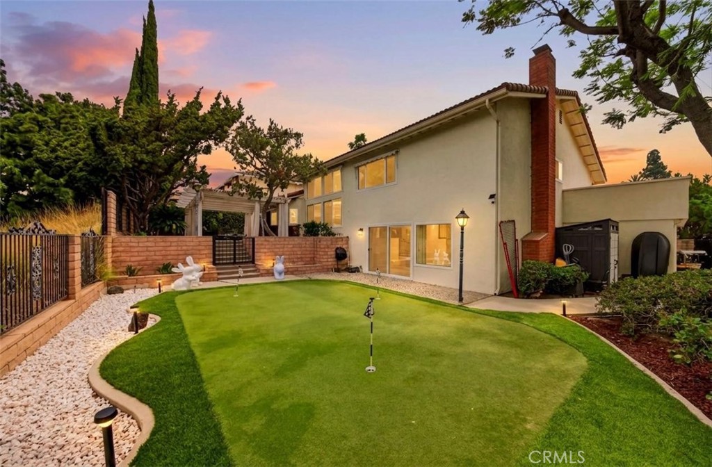 2217 Serrano Place