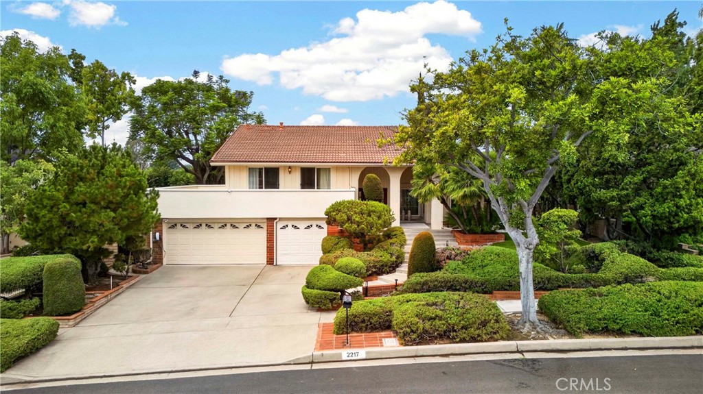 2217 Serrano Place