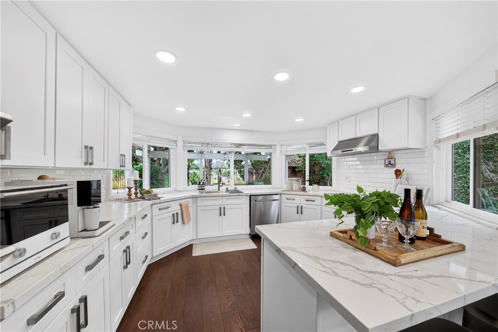 2217 Serrano Place