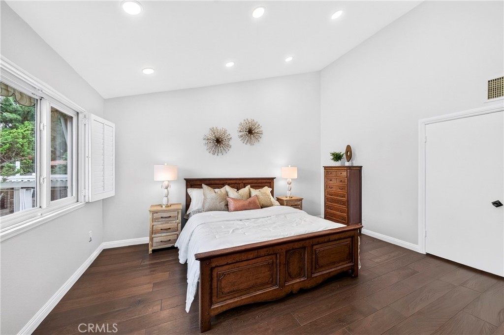 2217 Serrano Place