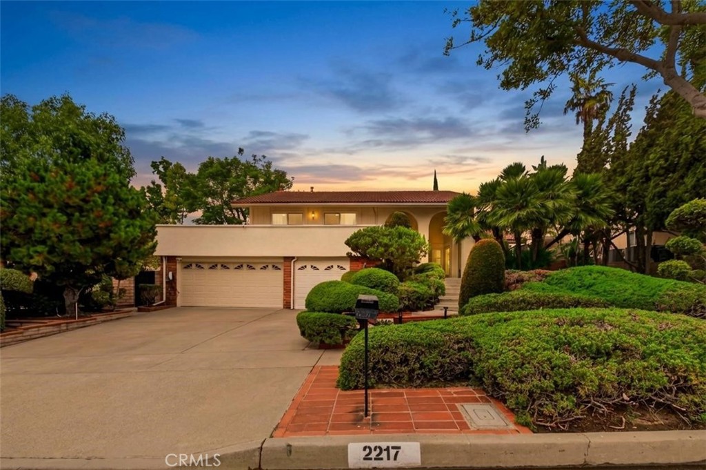 2217 Serrano Place