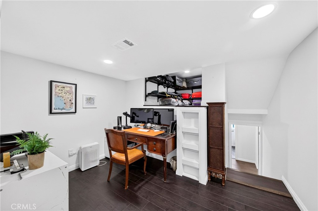 2217 Serrano Place