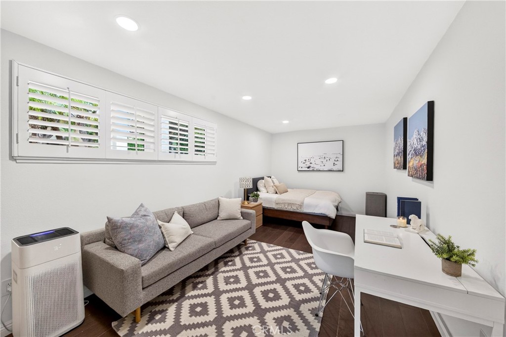 2217 Serrano Place
