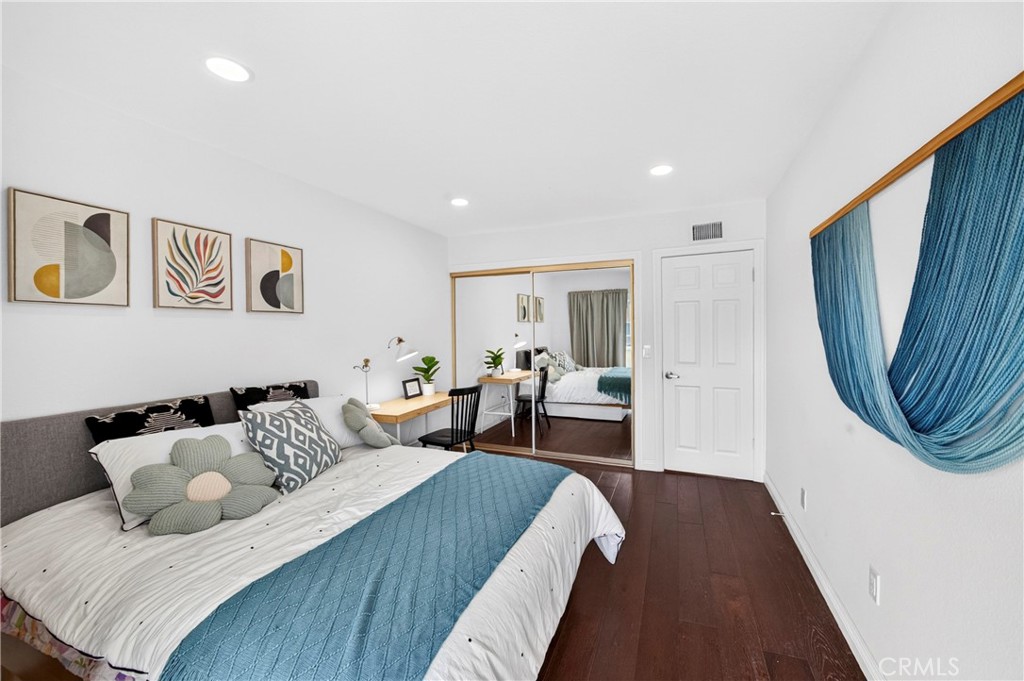 2217 Serrano Place