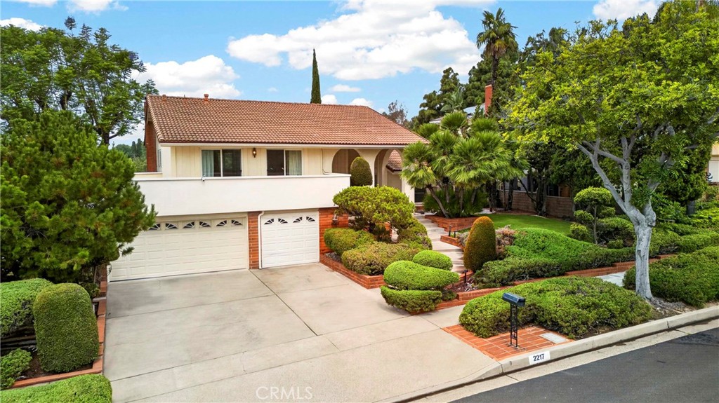 2217 Serrano Place