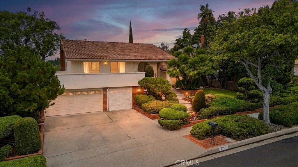2217 Serrano Place
