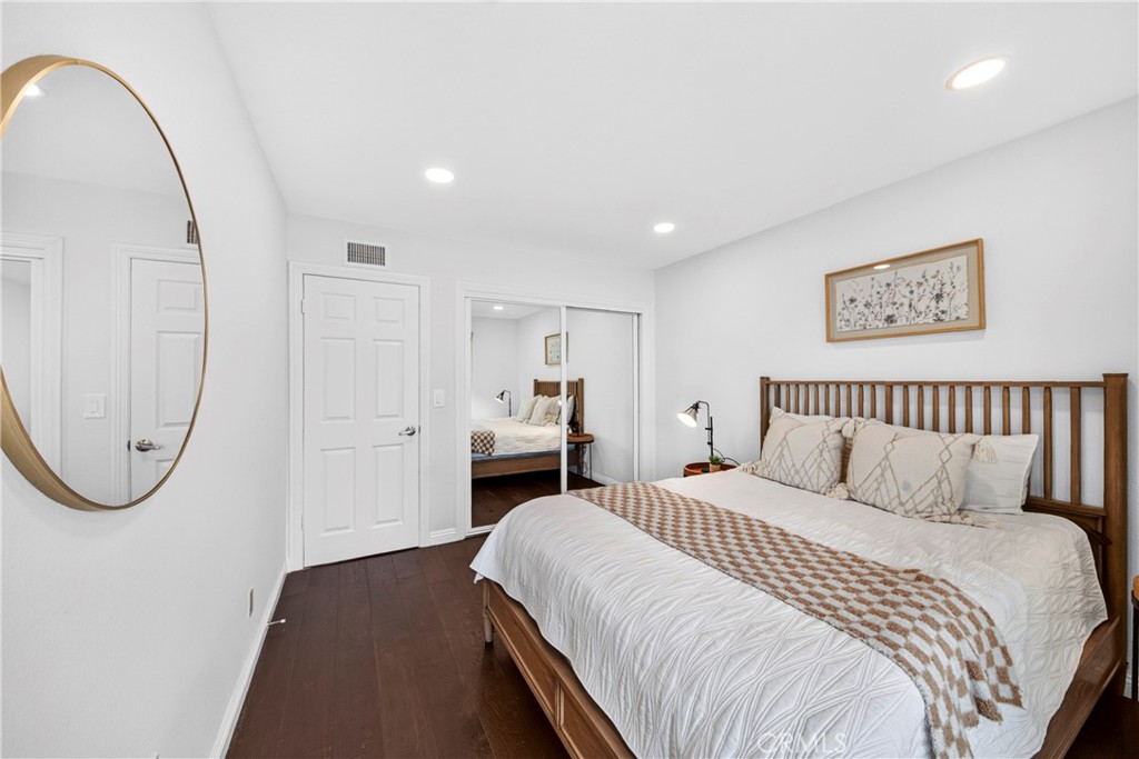 2217 Serrano Place