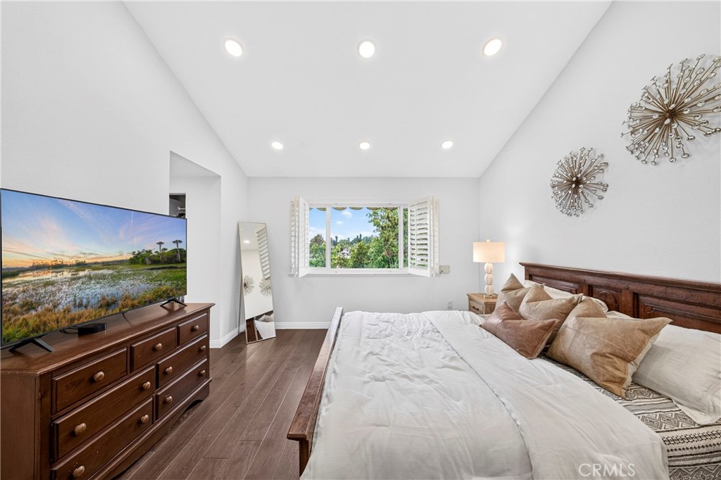 2217 Serrano Place