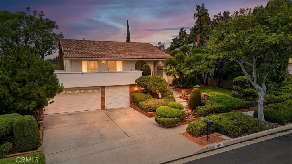 2217 Serrano Place
