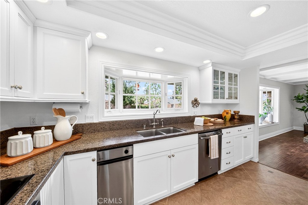 1448 W Domingo Road