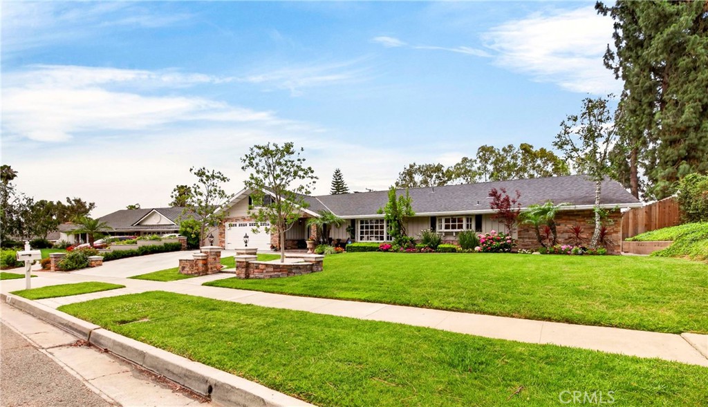 1448 W Domingo Road