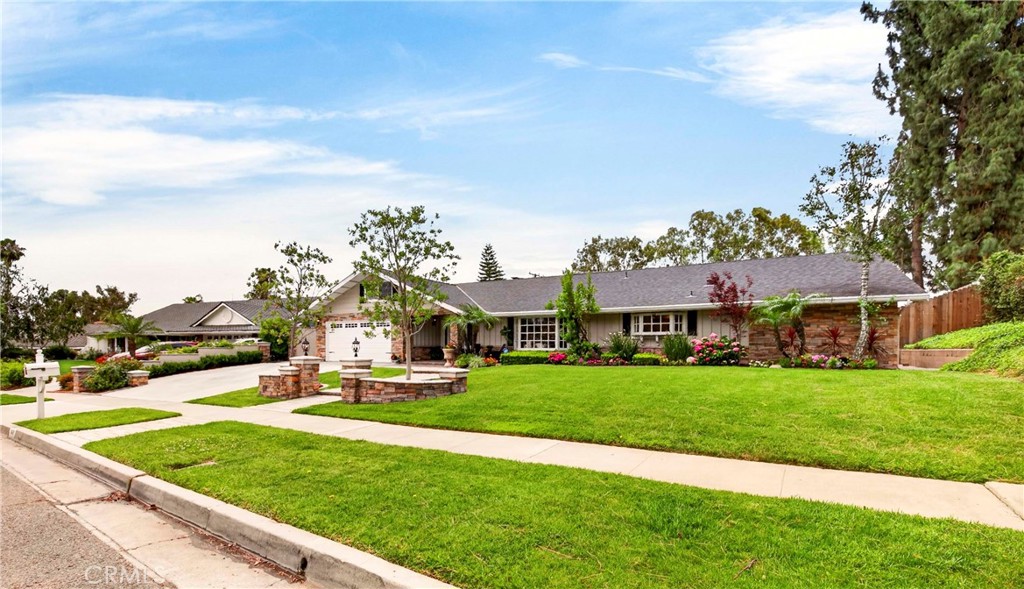 1448 W Domingo Road