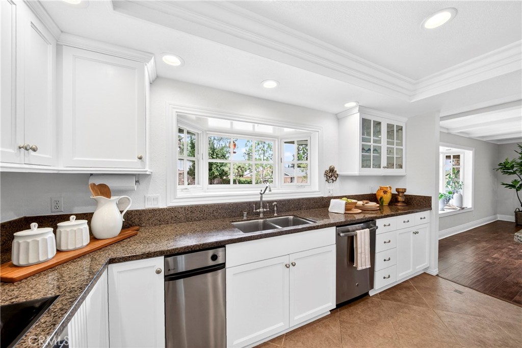 1448 W Domingo Road