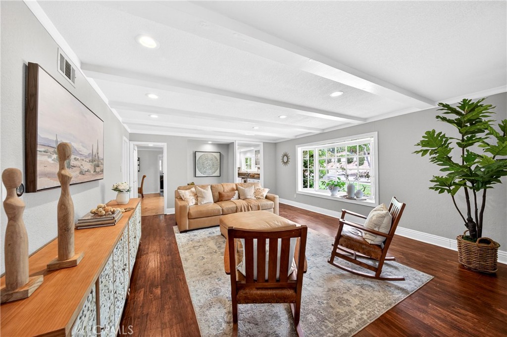 1448 W Domingo Road