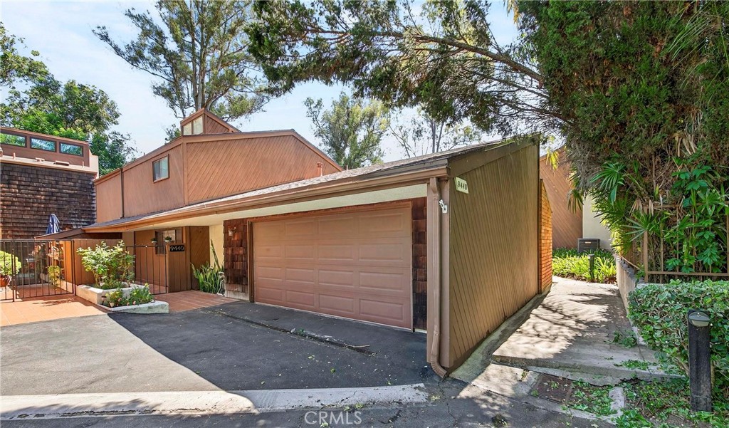 9440 Friendly Woods Lane