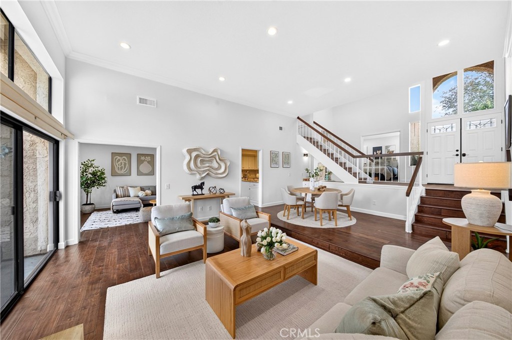 636 Colonial Circle