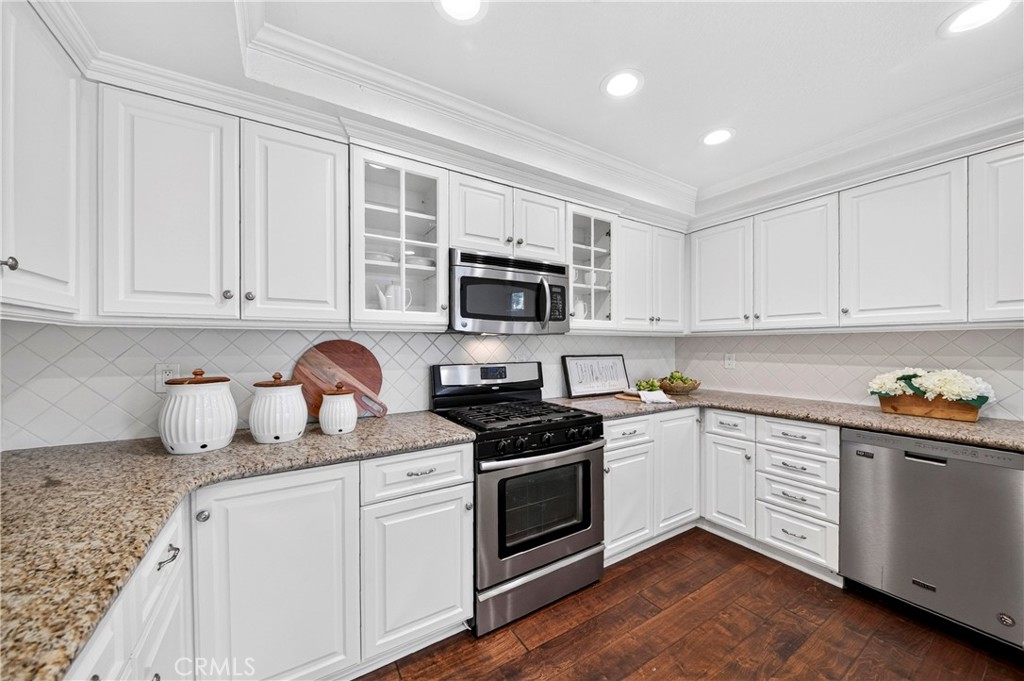 636 Colonial Circle