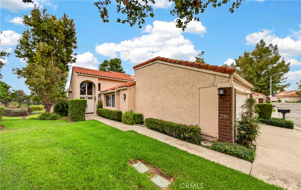 636 Colonial Circle