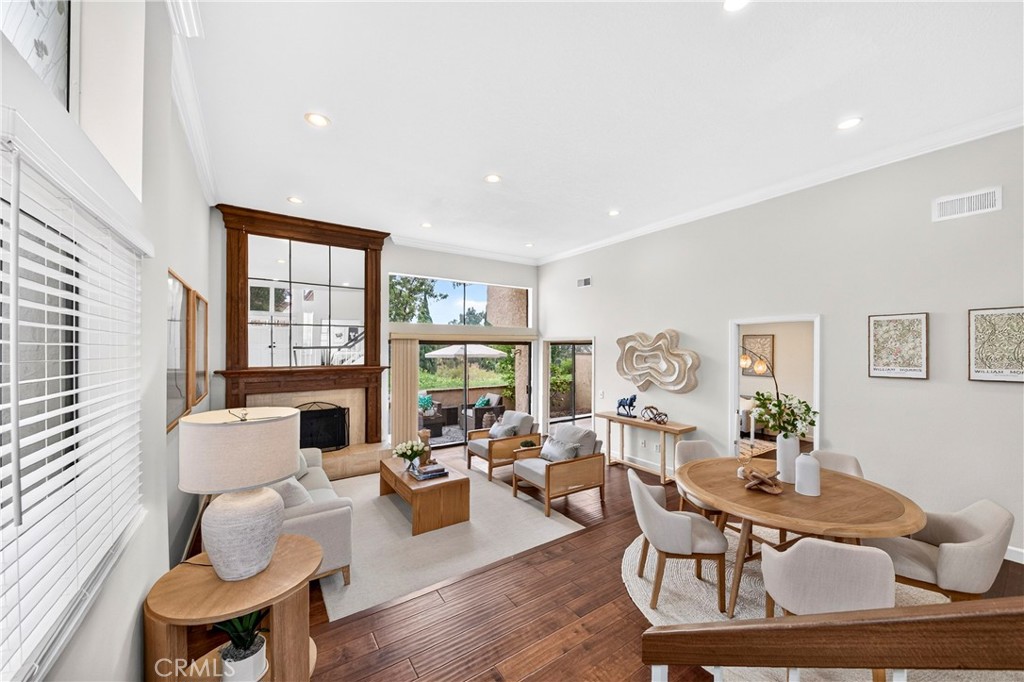 636 Colonial Circle
