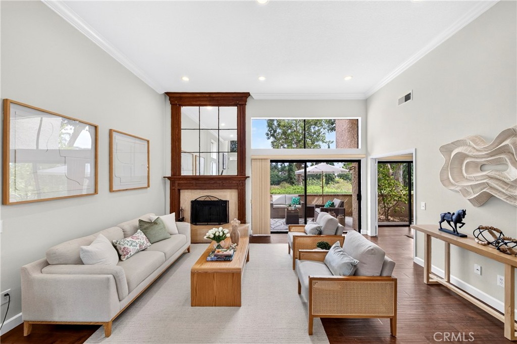 636 Colonial Circle