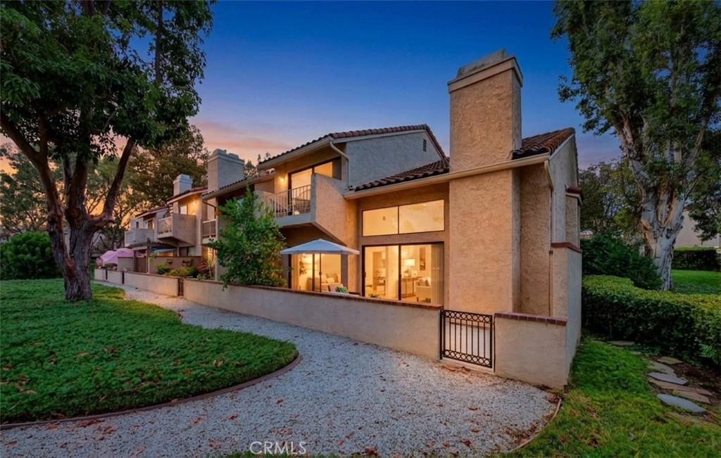 636 Colonial Circle